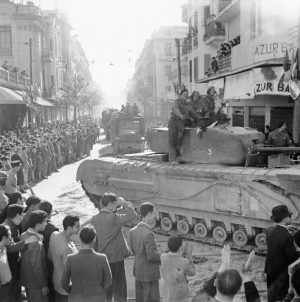 Brit csapatok bevonulása Tuniszba (1943)